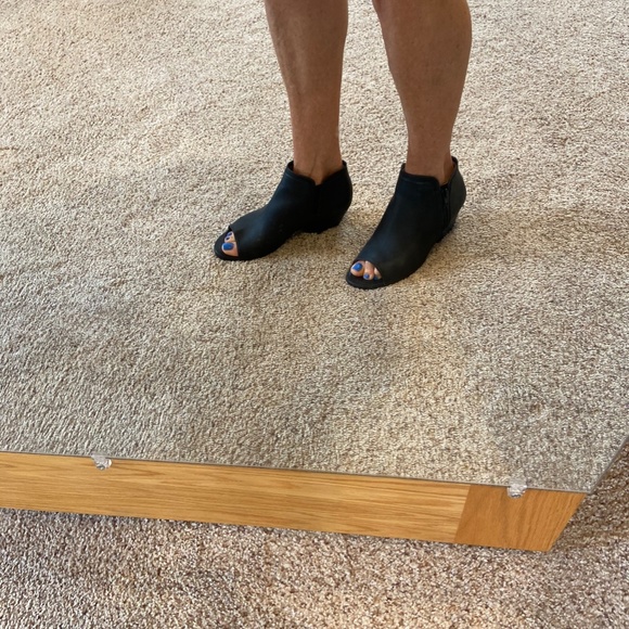 Black open toe bootie - Picture 5 of 6